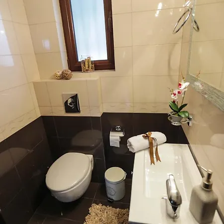 Anemos Villa *